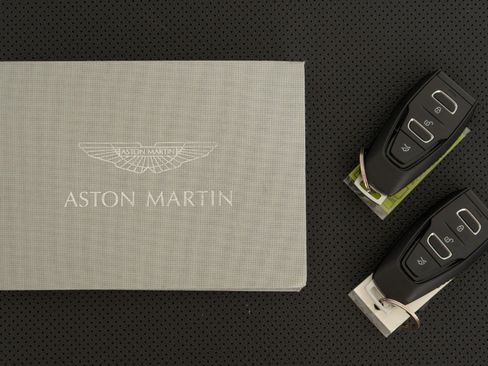Used 2022 Aston Martin DBX image 21