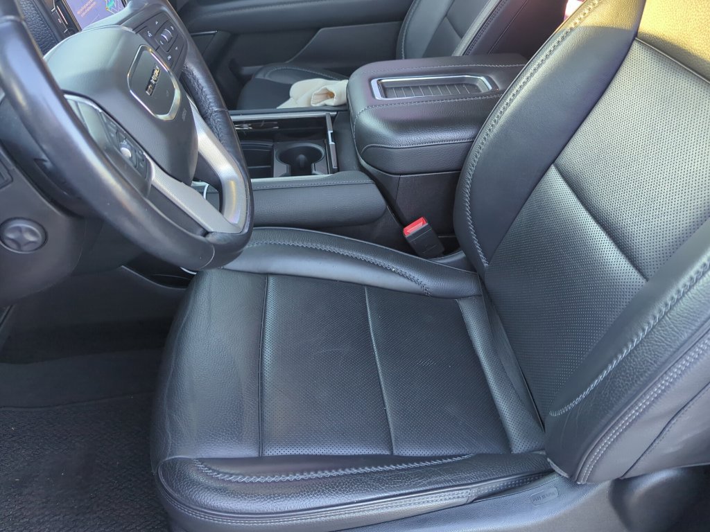 Used 2021 GMC Yukon Denali w/ Denali Premium Package AWD/4WD image 5