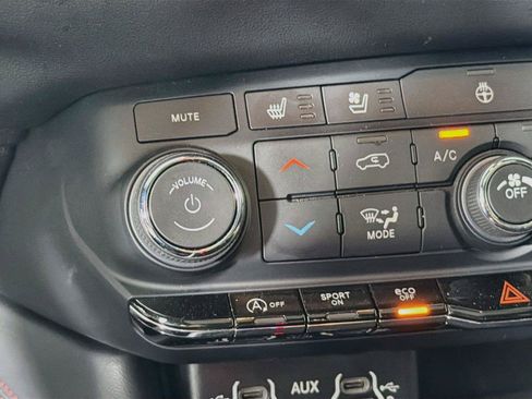 Used 2024 Dodge Durango GT AWD/4WD image 25