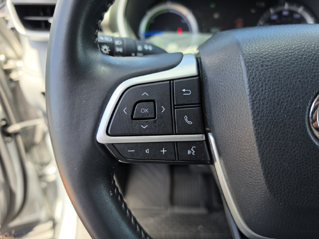 Used 2023 Toyota Highlander XLE AWD/4WD image 40