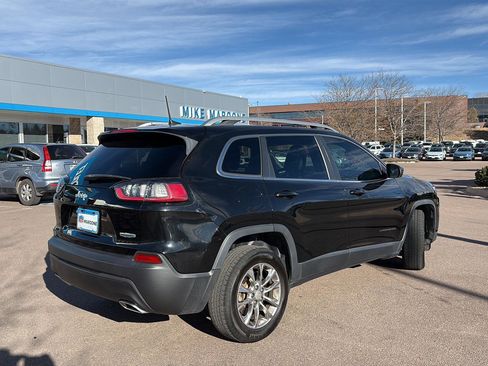 Used 2019 Jeep Cherokee Latitude Plus w/ Comfort/Convenience Group image 6