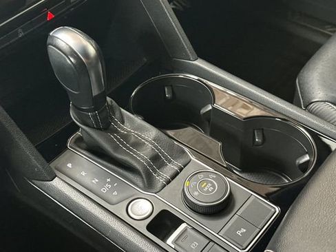 Certified 2022 Volkswagen Atlas Cross Sport SE image 26