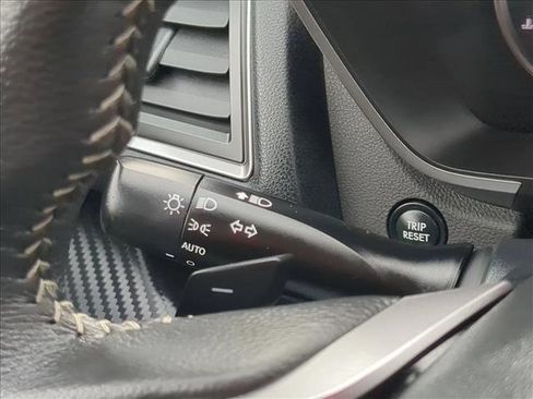 Certified 2025 Subaru Ascent Premium image 16