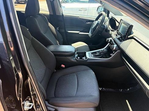 Used 2020 Toyota RAV4 XLE FWD image 29