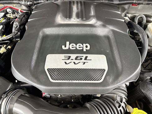 Used 2012 Jeep Wrangler Unlimited Sport AWD/4WD image 35
