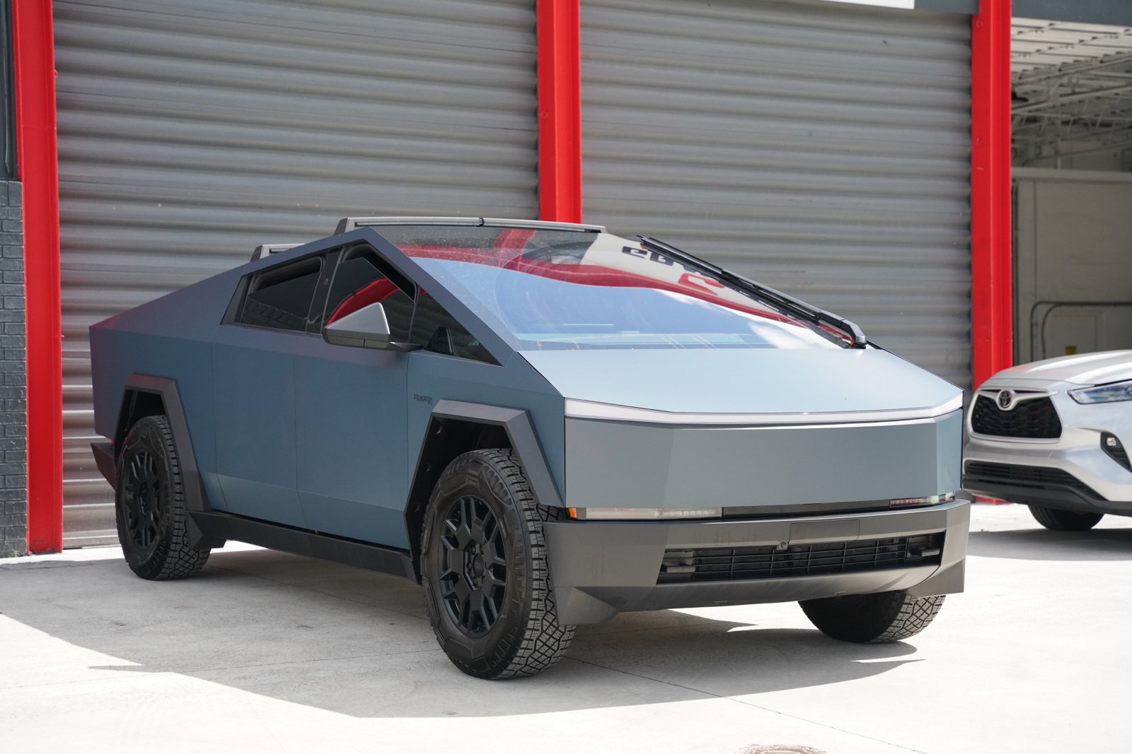 Used 2024 Tesla Cybertruck AWD Crew Cab image 2