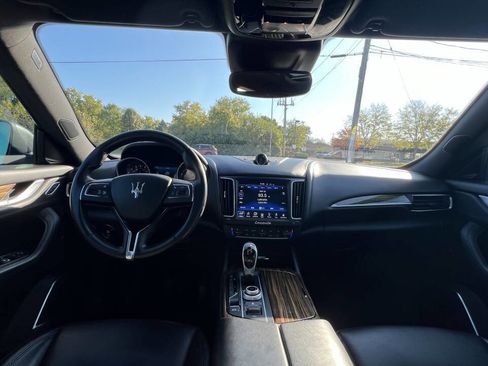 Used 2017 Maserati Levante w/ Luxury Package image 15