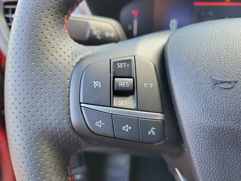 Used 2025 Ford Escape ST-Line w/ Cold Weather Package FWD image 21