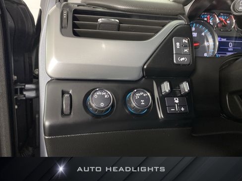Used 2018 Chevrolet Suburban LS w/ All-Season Package image 22