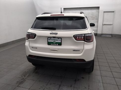 Used 2018 Jeep Compass Latitude w/ Cold Weather Group AWD/4WD image 7