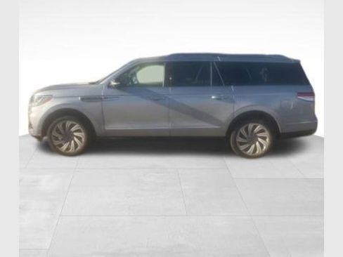 Certified 2023 Lincoln Navigator L Reserve image 1