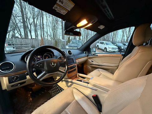Used 2012 Mercedes-Benz GL 550 4MATIC image 13