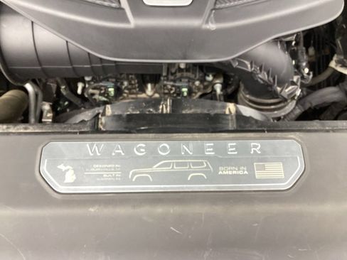 Used 2023 Jeep Grand Wagoneer L Series III w/ Rear Seat Video Group 1 AWD/4WD image 32