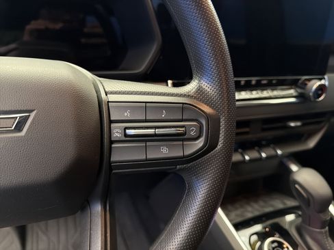 Used 2023 Chevrolet Colorado Trail Boss w/ Technology Package image 17