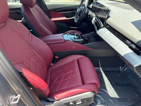 Used 2026 BMW 530i w/ M Sport Package RWD image 12
