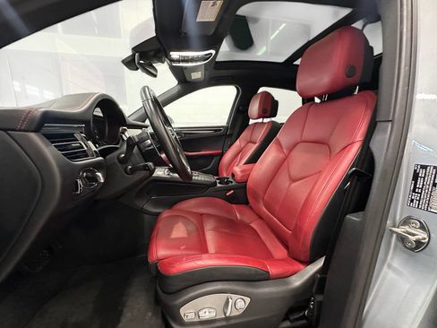 Used 2019 Porsche Macan AWD/4WD image 10