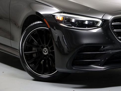 Certified 2022 Mercedes-Benz S 500 4MATIC w/ AMG Line Package image 3