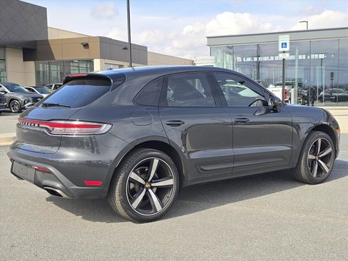 Used 2023 Porsche Macan Turbo image 3