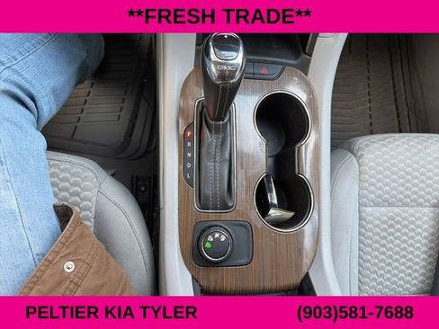 Used 2019 GMC Acadia SLE image 22