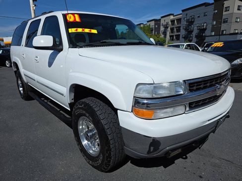 Used 2001 Chevrolet Suburban 2500 LT w/ LT Preferred Equipment Group AWD/4WD image 1
