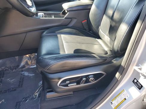 Certified 2022 Jeep Grand Cherokee Overland w/ Luxury Tech Group IV image 24