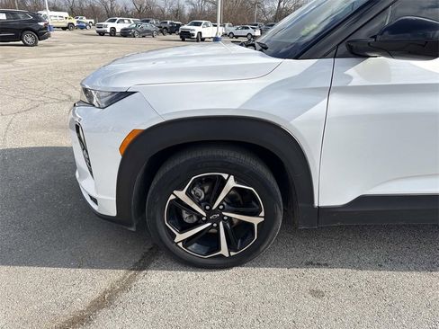Used 2023 Chevrolet TrailBlazer RS w/ Sun and Liftgate Package image 34