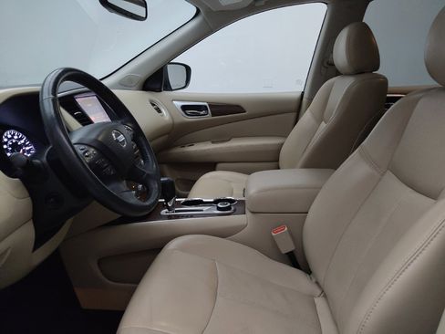 Used 2019 Nissan Pathfinder Platinum image 17