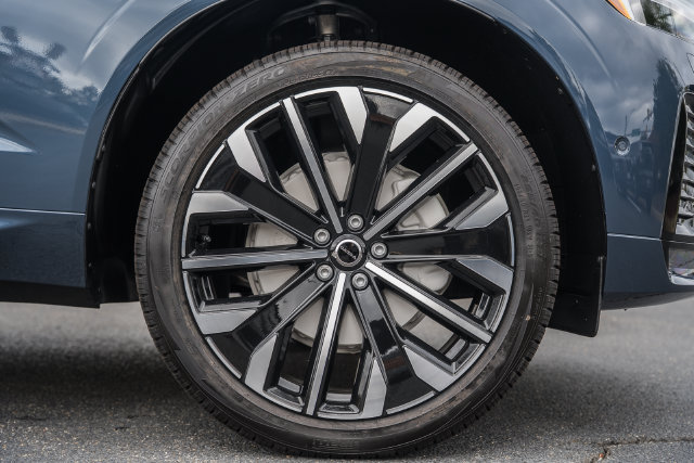 New 2027 Volvo XC60 B5 Ultra AWD/4WD image 19