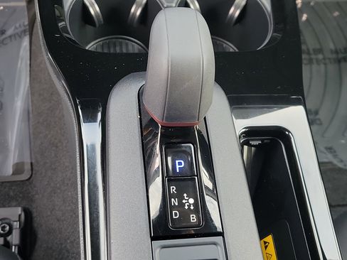 Used 2024 Toyota Prius Prime SE image 24