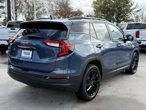 Used 2024 GMC Terrain SLE w/ Driver Convenience Package image 5