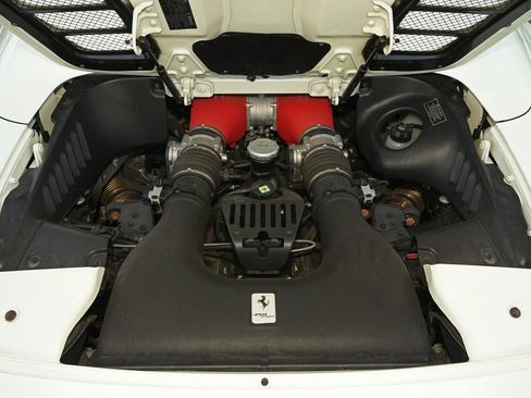 Used 2015 Ferrari 458 Spider image 29