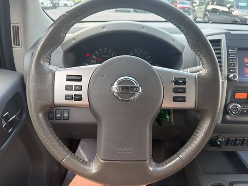 Used 2019 Nissan Frontier SV w/ Value Truck Package AWD/4WD image 10