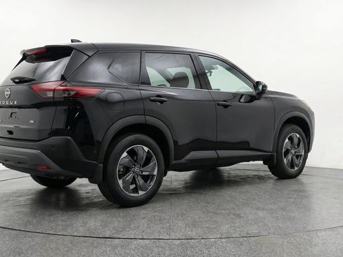 Used 2025 Nissan Rogue SV FWD image 9