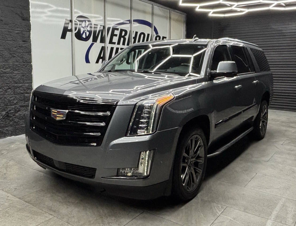 Used 2020 Cadillac Escalade ESV Premium Luxury w/ Escalade Sport Edition AWD/4WD image 2