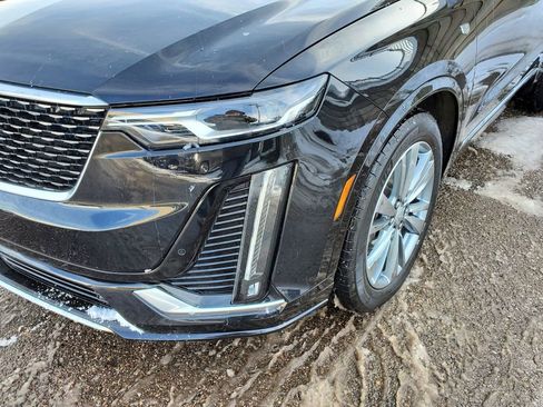 Used 2023 Cadillac XT6 Premium Luxury image 11