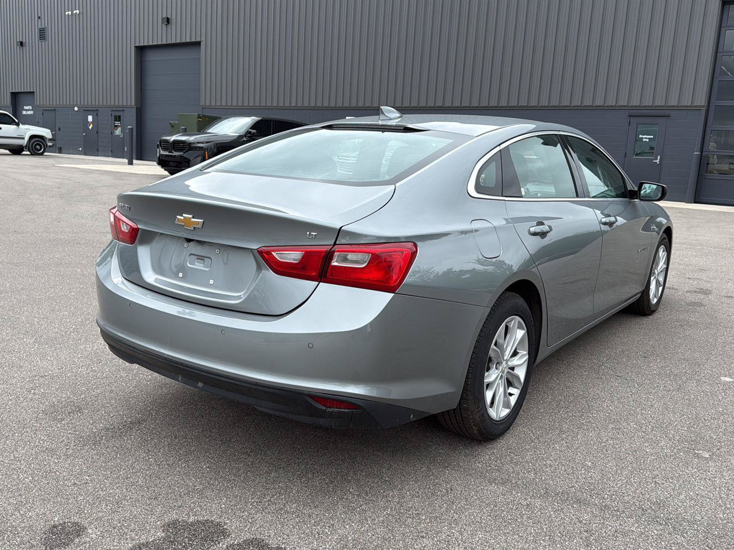 Used 2024 Chevrolet Malibu LT FWD image 3