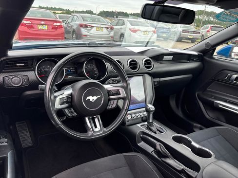 Used 2018 Ford Mustang Coupe RWD image 12