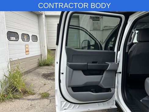 New 2025 Ford F550 4x4 Crew Cab image 13