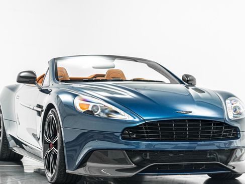 Used 2016 Aston Martin Vanquish Volante RWD image 3