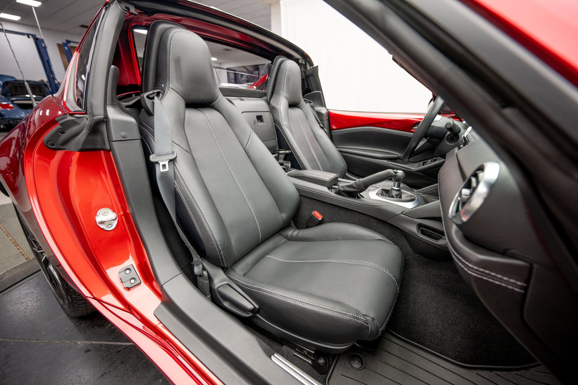 Used 2024 MAZDA MX-5 Miata RF Grand Touring RWD image 13
