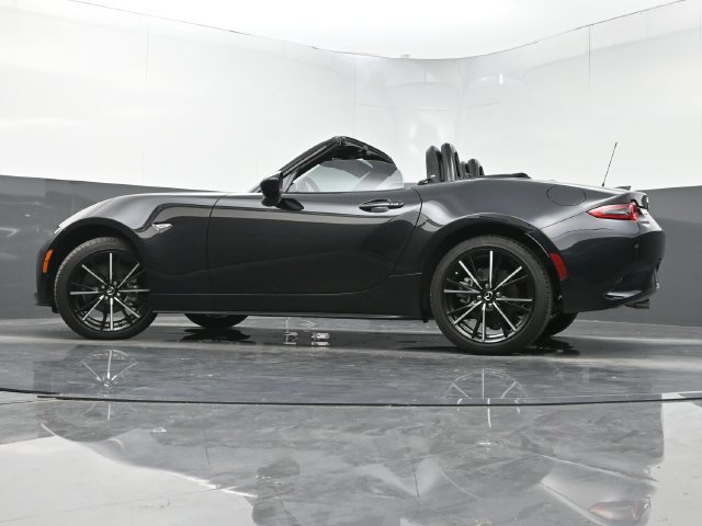Used 2024 MAZDA MX-5 Miata Grand Touring RWD image 26
