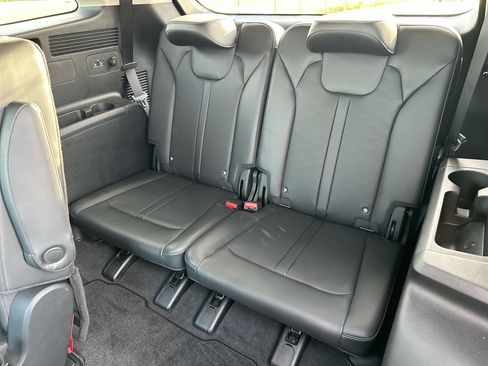 Used 2025 Kia Sorento EX w/ Panoramic Sunroof Package FWD image 23