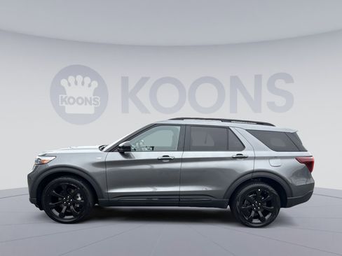 Used 2023 Ford Explorer ST-Line w/ Class IV Trailer Tow Package image 2