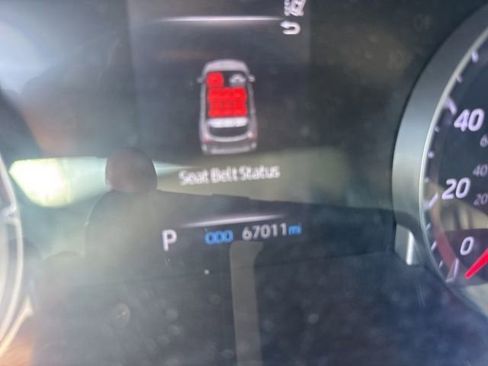 Used 2021 Toyota Highlander LE image 9