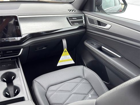 New 2026 Volkswagen Atlas Cross Sport SE image 25