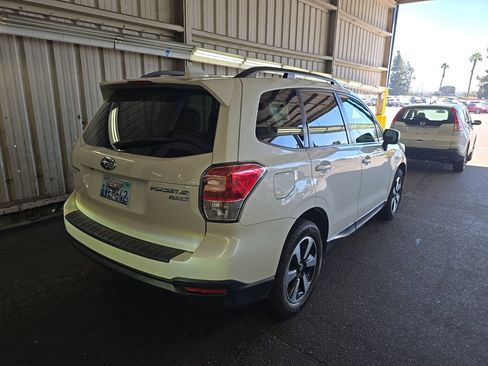 Used 2017 Subaru Forester 2.5i Premium AWD/4WD image 4