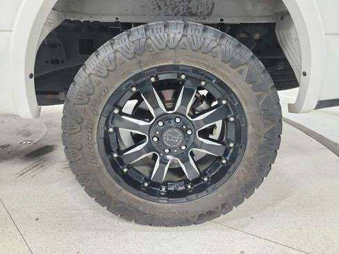 Used 2019 Ford F150 XLT w/ Equipment Group 302A Luxury AWD/4WD image 12