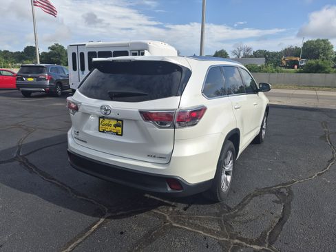 Used 2015 Toyota Highlander XLE AWD/4WD image 8