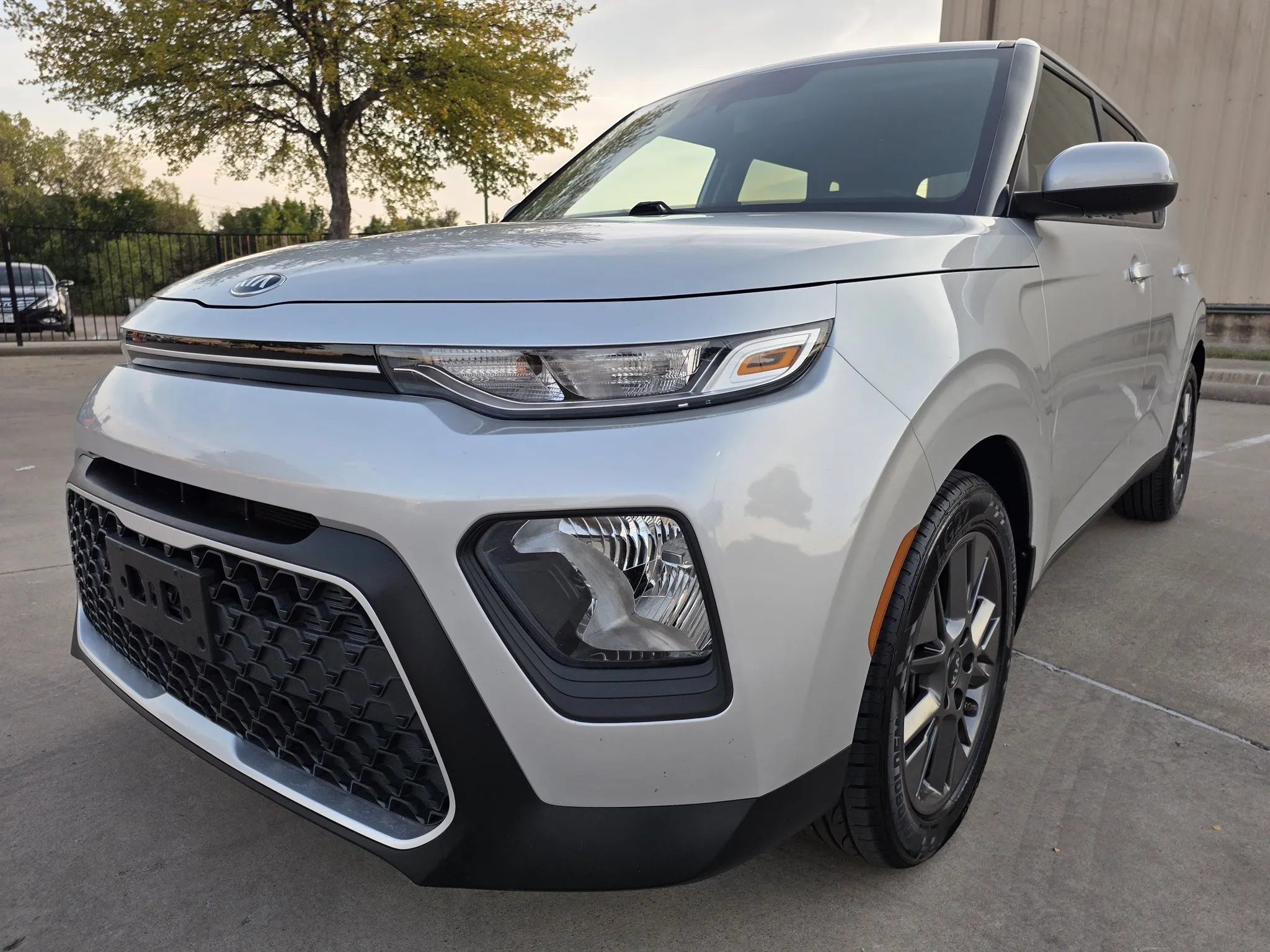 Used 2021 Kia Soul S FWD image 2