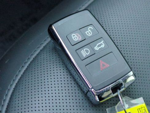 Certified 2025 Land Rover Range Rover Sport Dynamic SE image 37